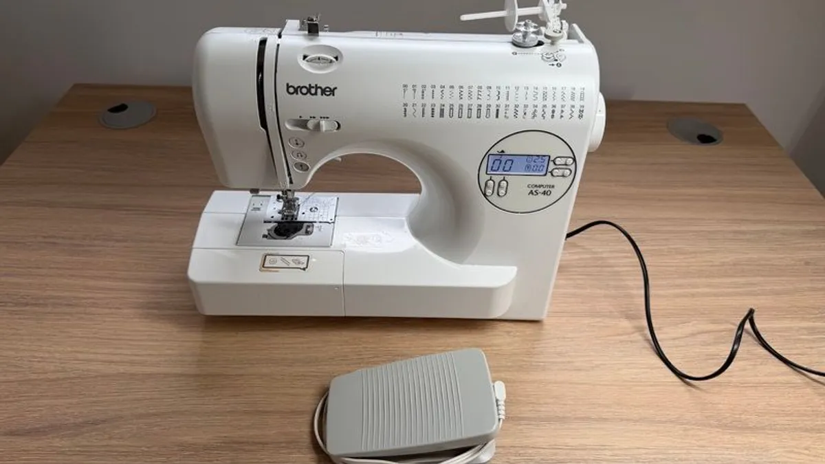 Brother AS 40 Sewing Machine (Excellent Condition) - Image 4