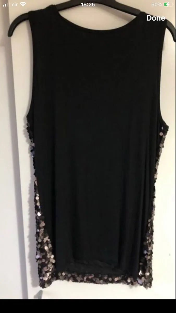 Ladies Calvin Klein top size M €10 - Image 2