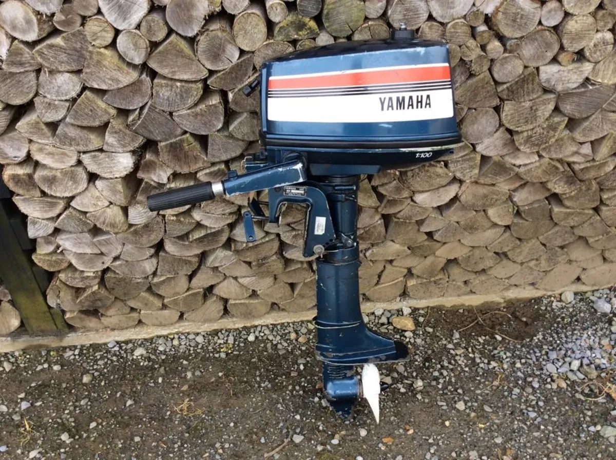 Lake boat Yamaha outboard engine - Image 2