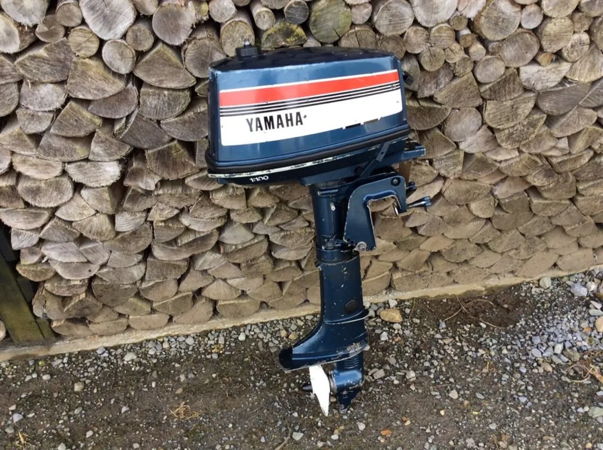 Lake boat Yamaha outboard engine - Image 1