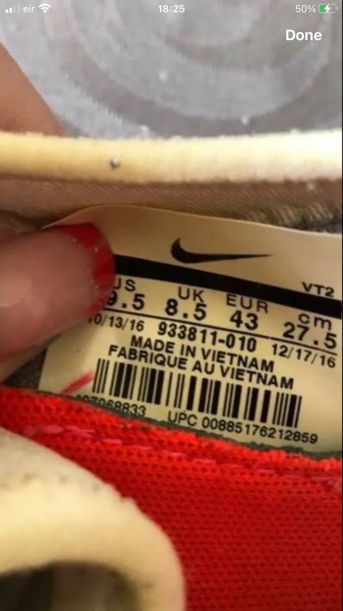 Mens Nike trainers size 8 €20 - Image 4