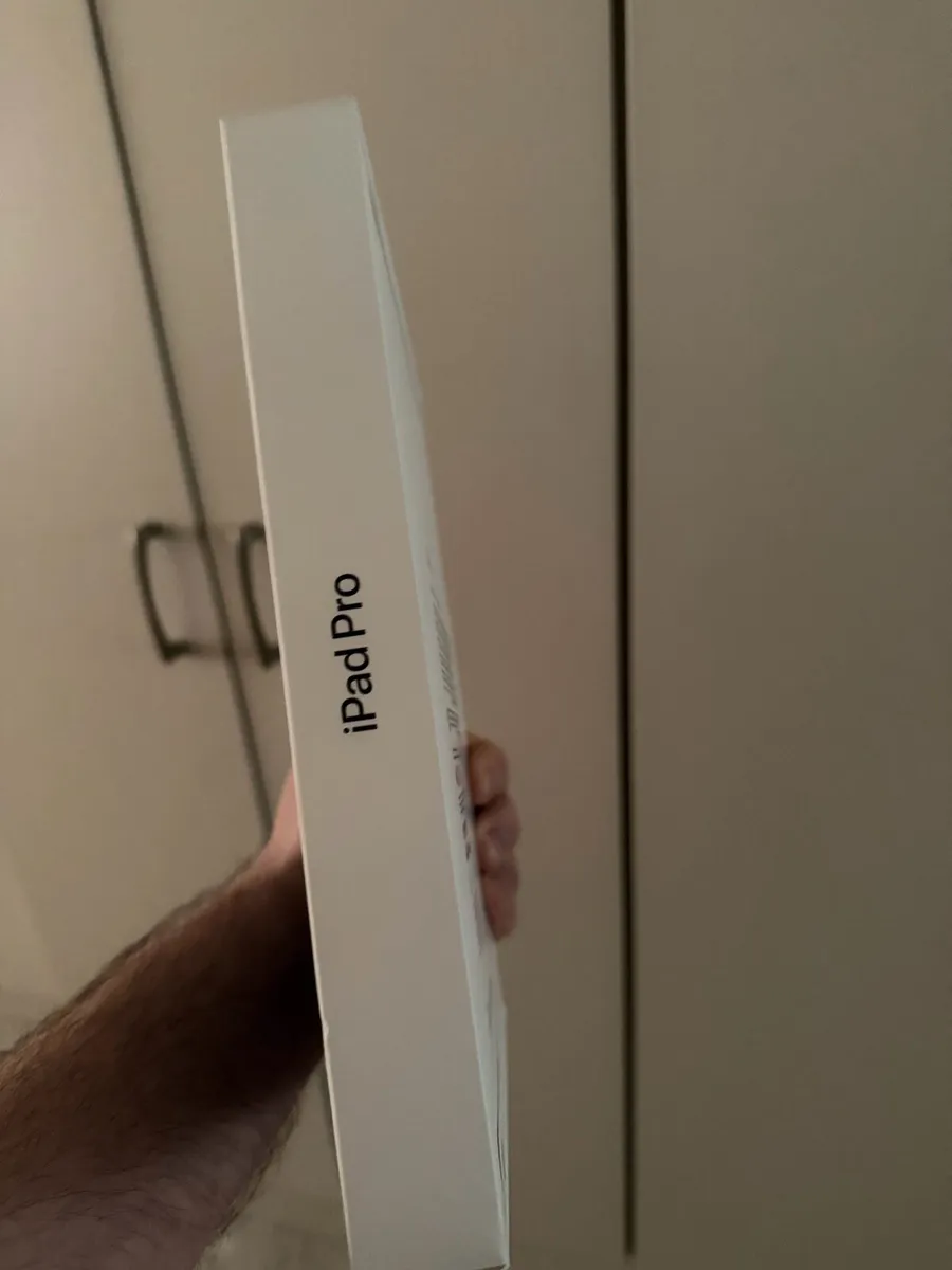 APPLE IPAD PRO 11” M4 + MAGIC KEYBOARD - Image 2