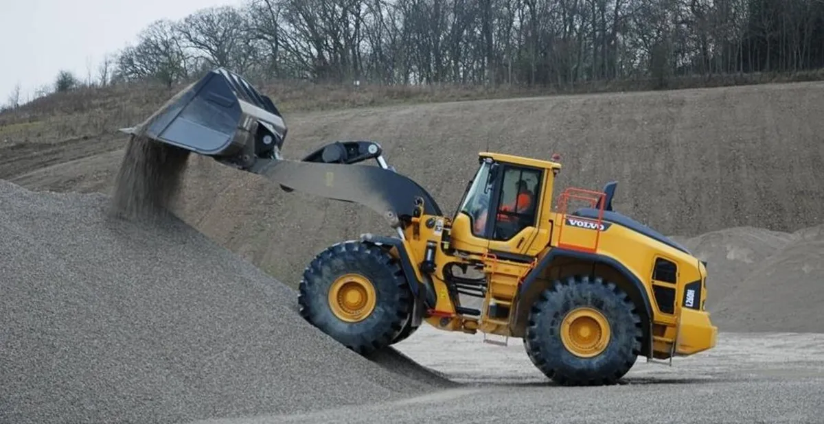 Loader shovel driver