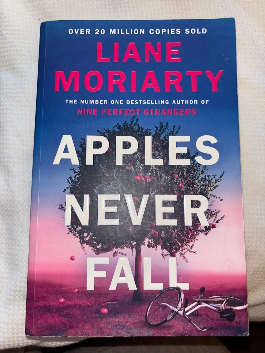 Apple never fall - book