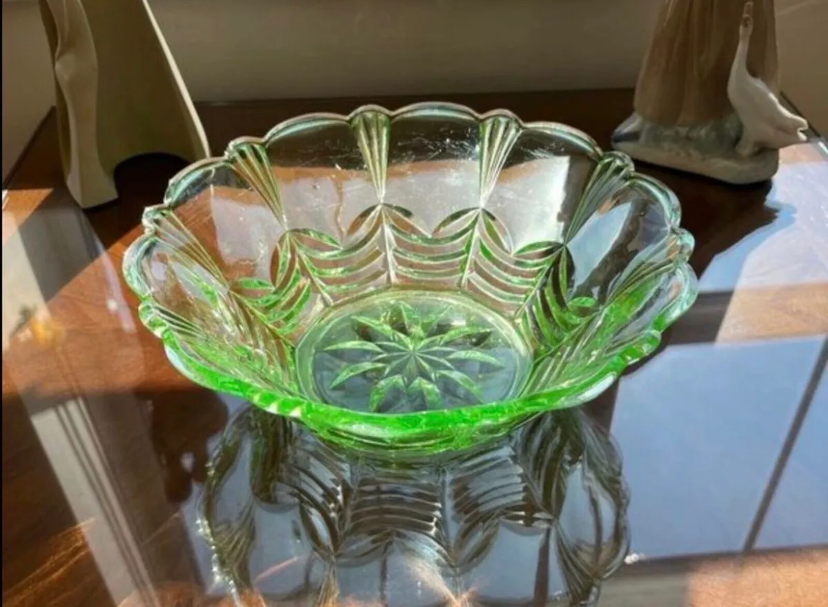 1930s Uranium Bowl - Image 3