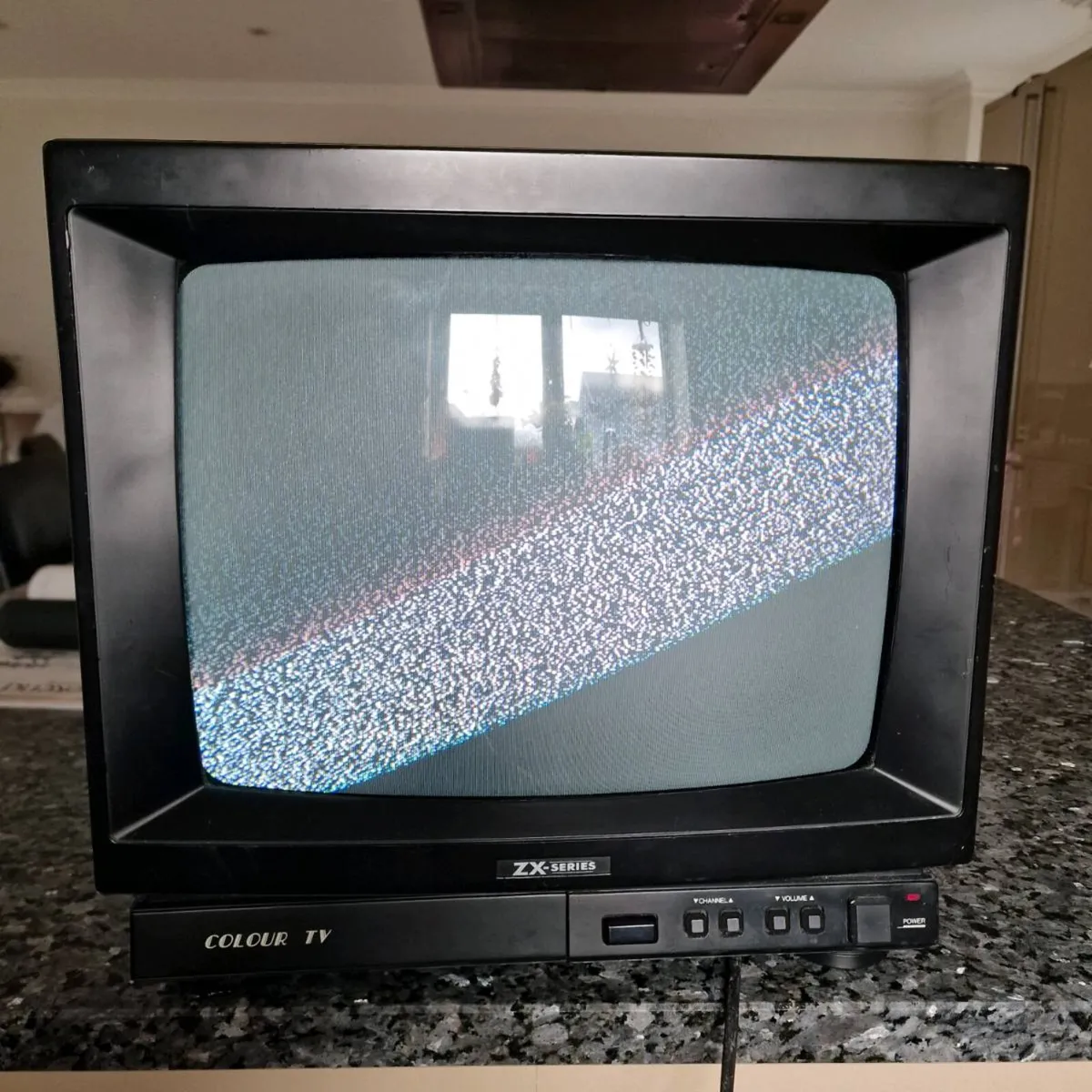 CRT 90s tv - Image 1