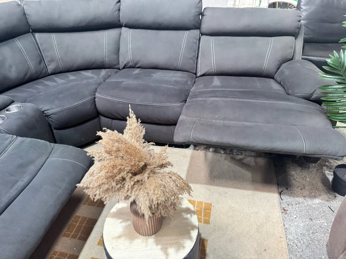 Electric recliner corner sofa with cup holders - Image 3