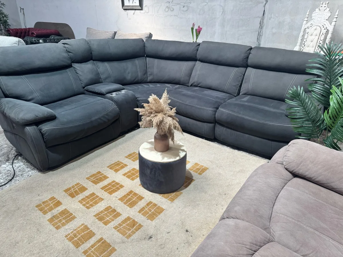 Electric recliner corner sofa with cup holders - Image 4