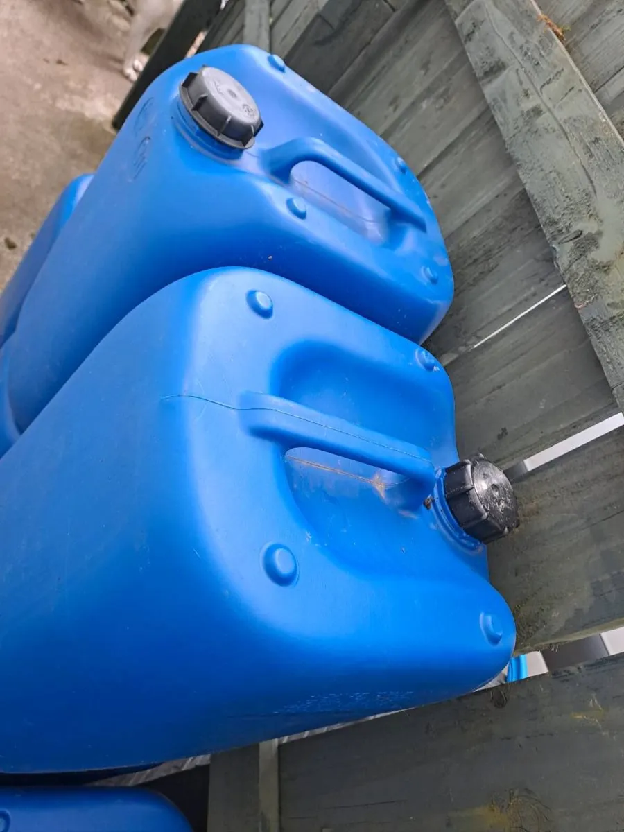 30 litre drums - Image 4