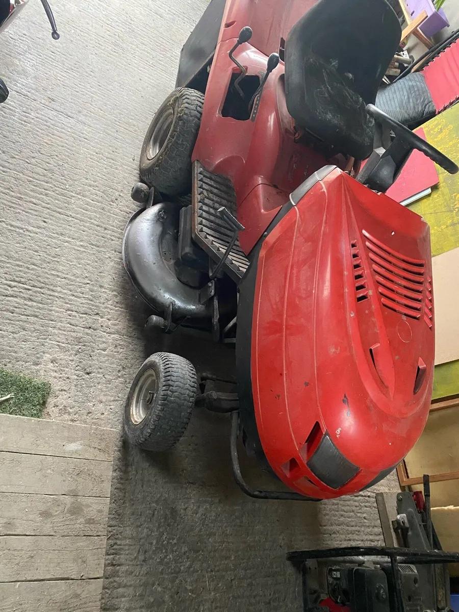 Castle garden lawnmower - Image 1