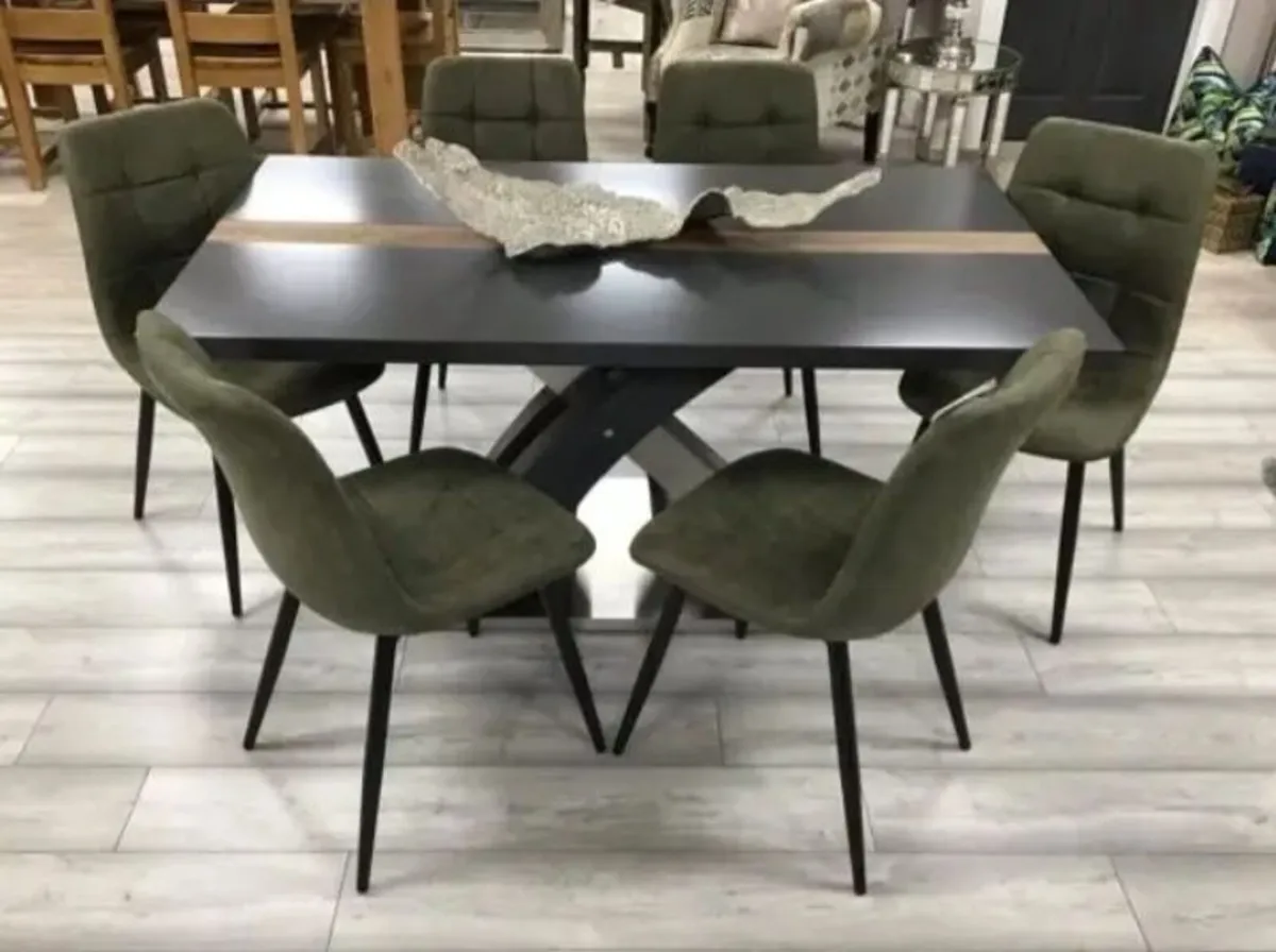 Detroit Dining Set - Image 2