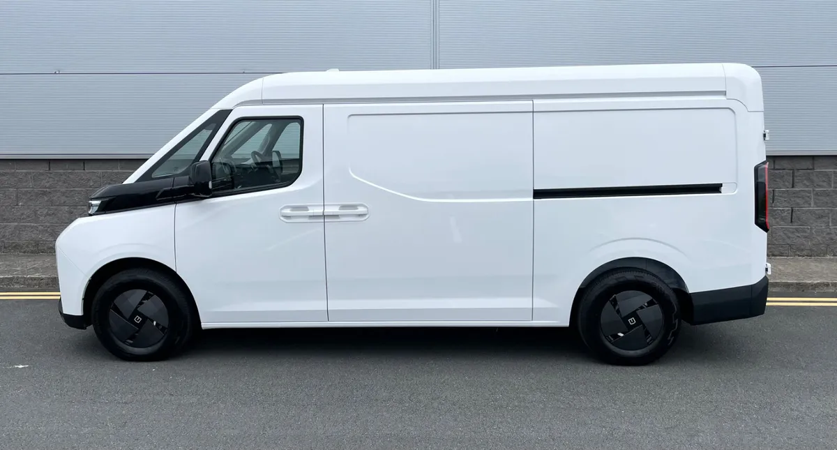 New All Electric Farizon Super Van L2 H2 83kw - Image 4