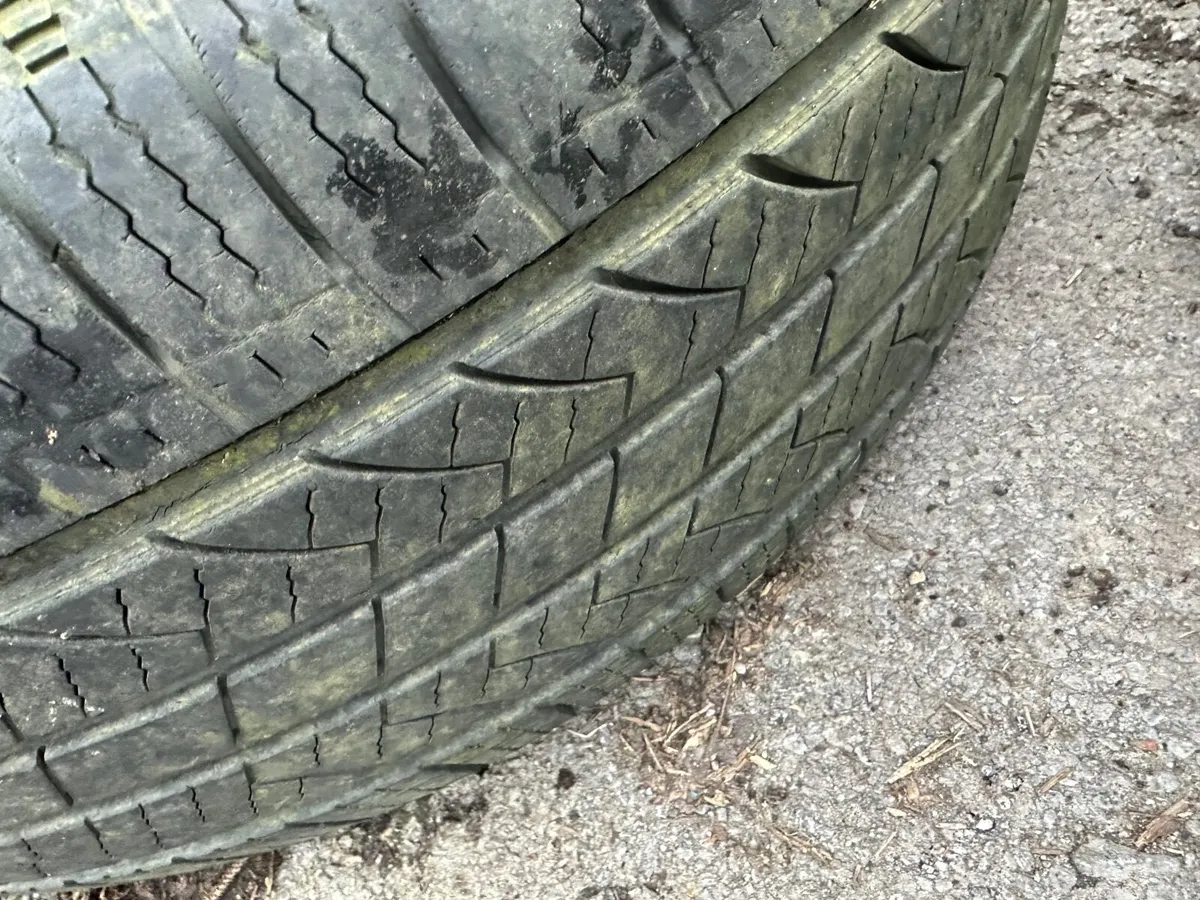 Landcruiser Amazon wheels & tyres - Image 3