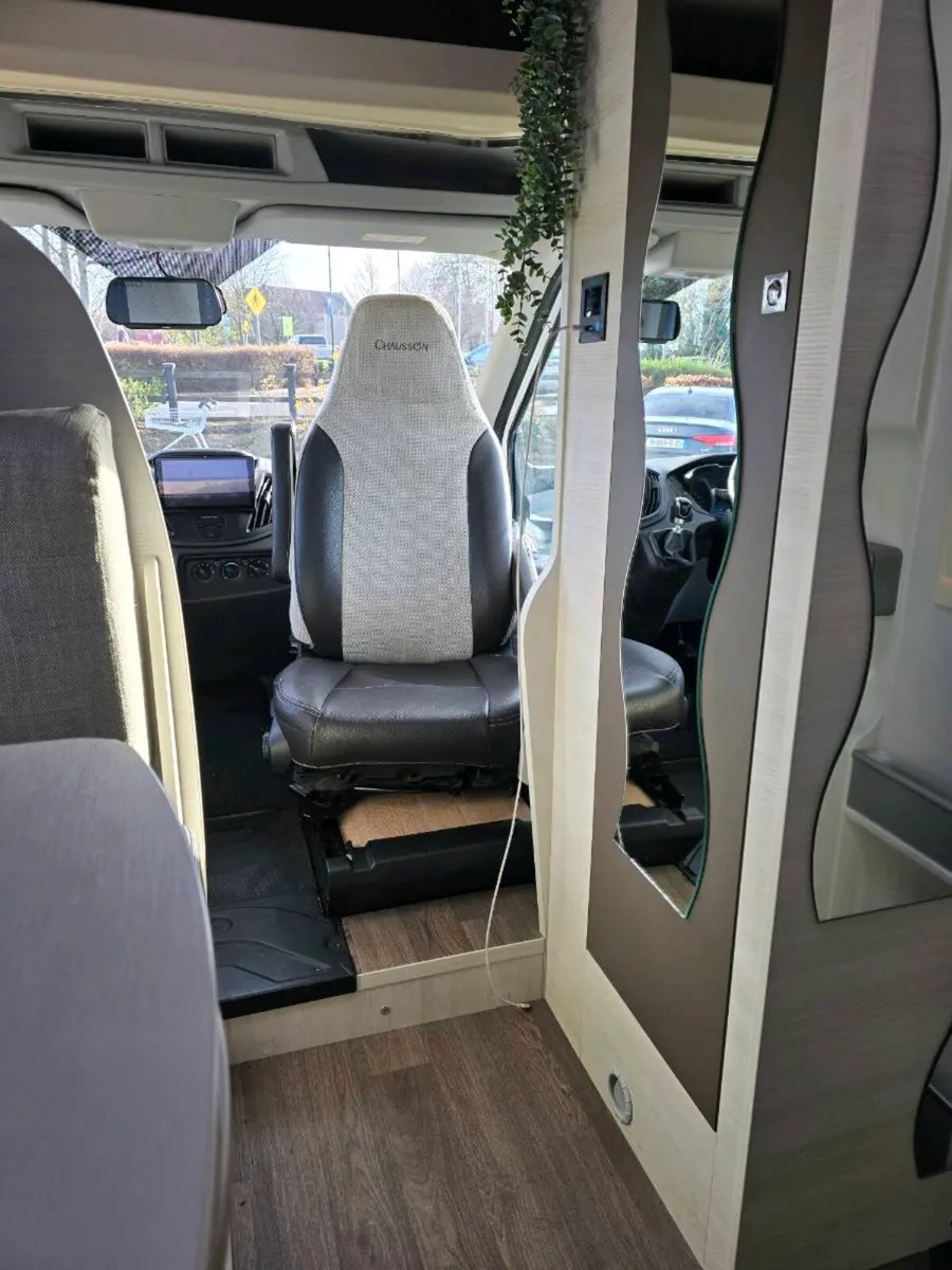 20182 CHAUSSON C646 6 Berth - Image 4