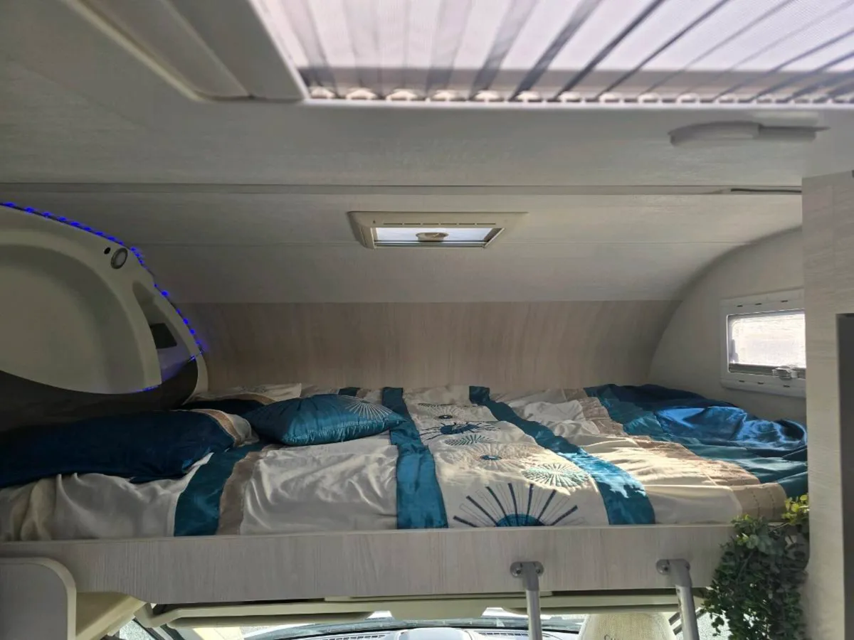 20182 CHAUSSON C646 6 Berth - Image 4