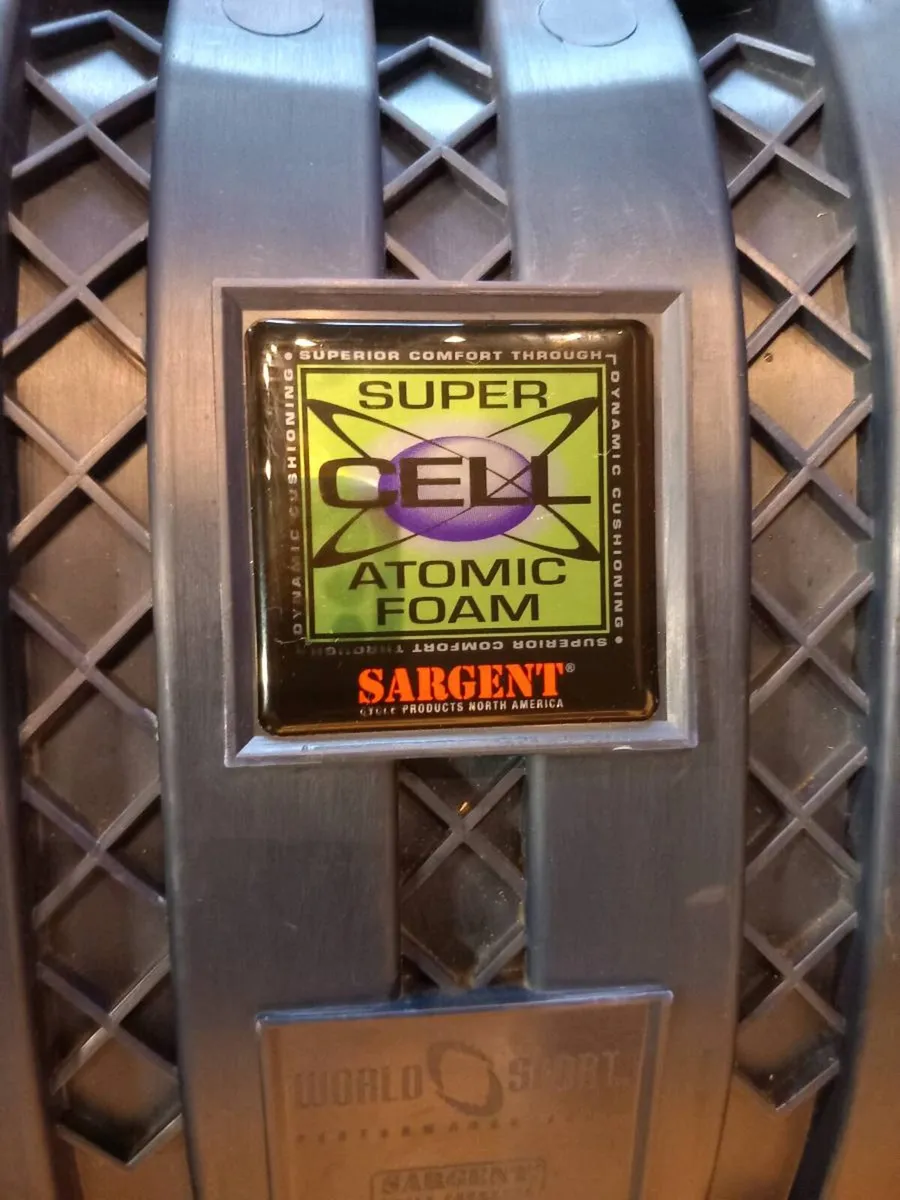 GS1200 04 to 12 Sargent seat new - Image 3