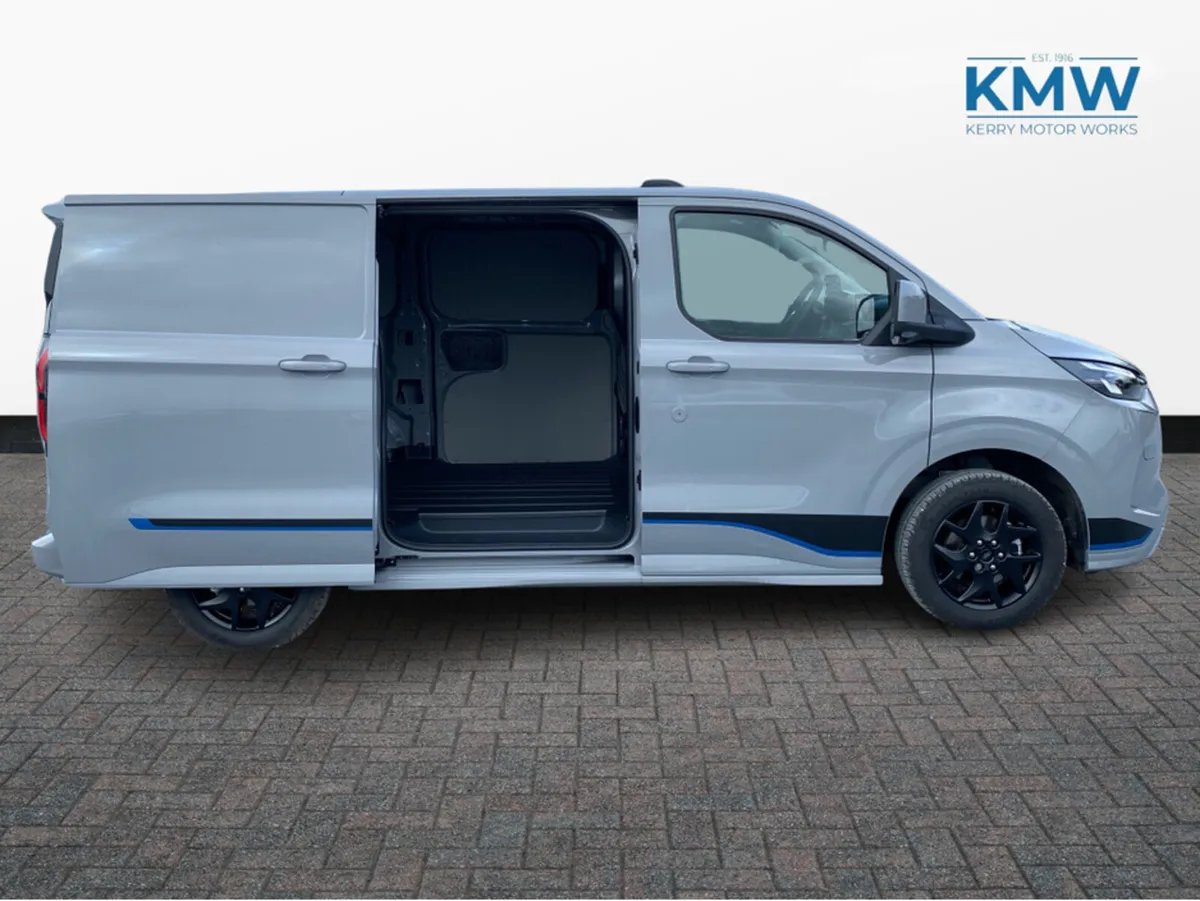 Ford Transit Custom Sport 2.5  PHEV AUTO FWD - Image 4