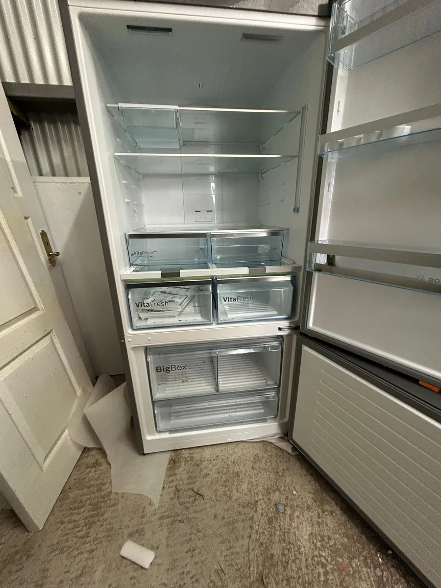 Large Fridge ( bosch) - Image 4