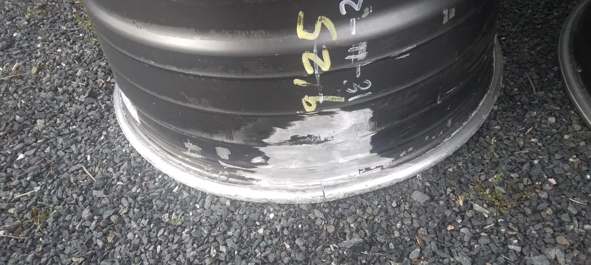 Bmw alloy wheels - Image 1