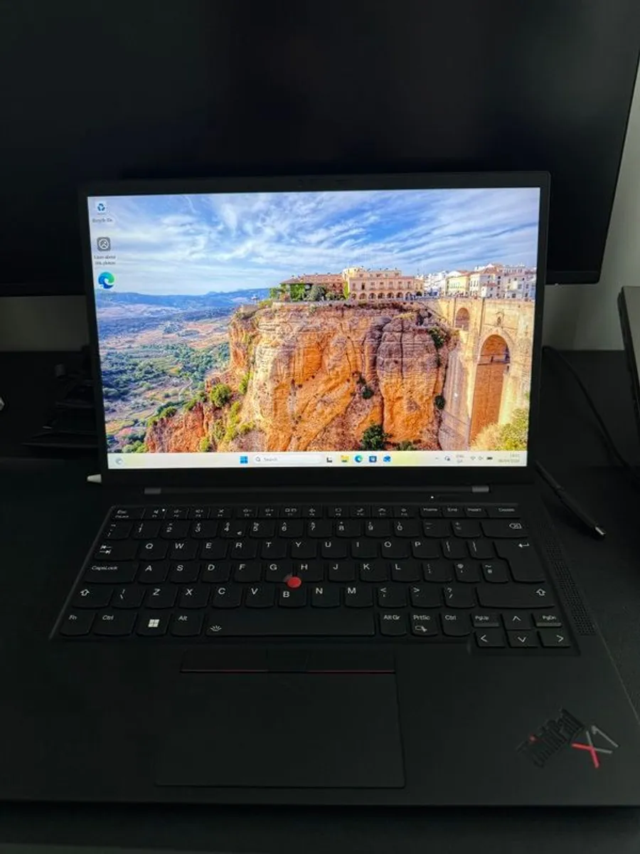 Lenovo ThinkPad X1 Carbon - Image 1