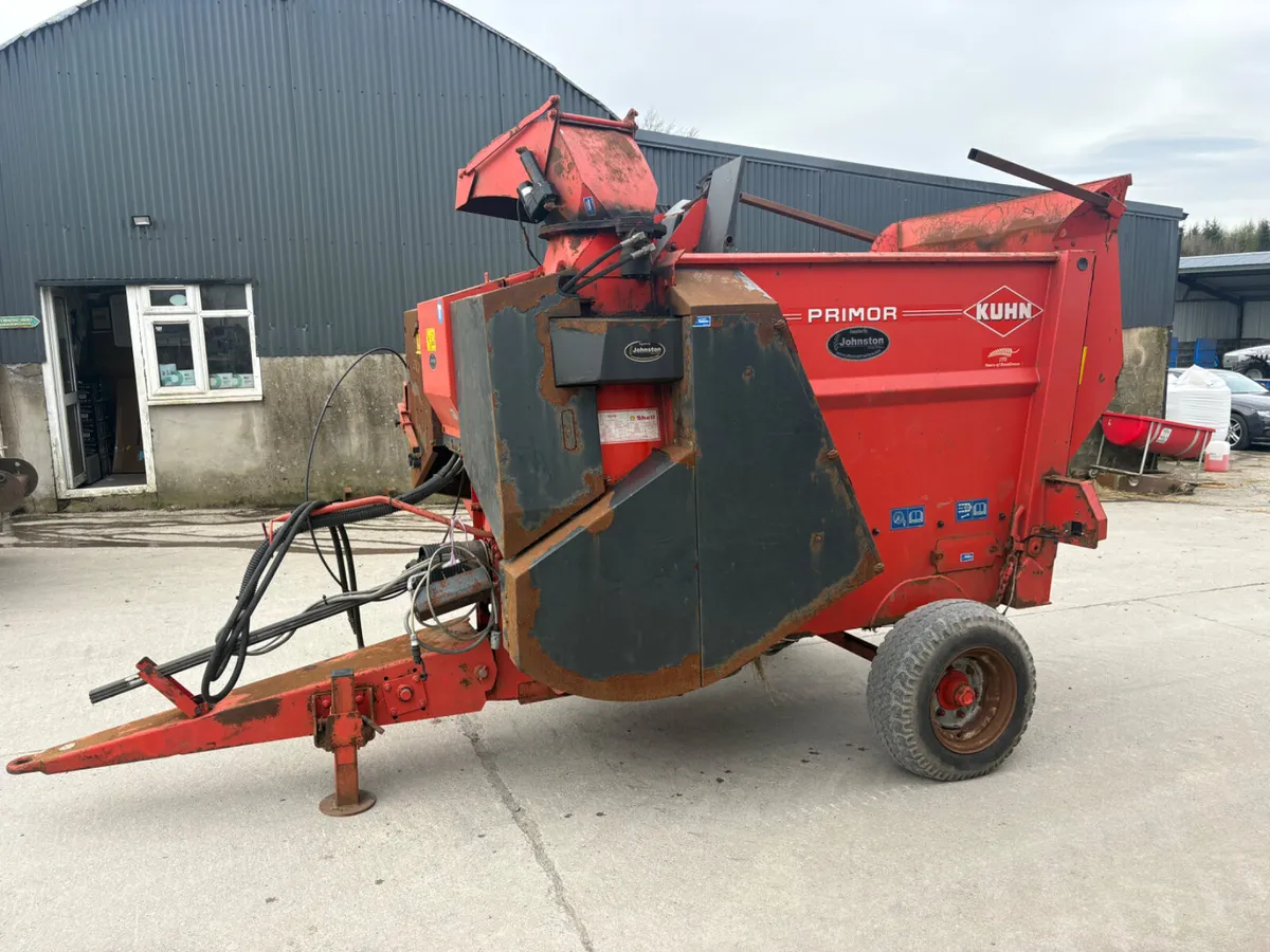 Kuhn straw chopper - Image 2