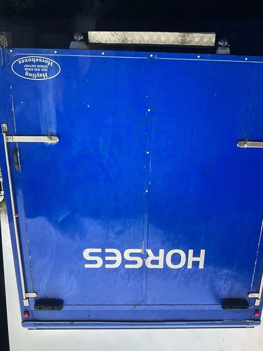 Horse lorry - Image 1