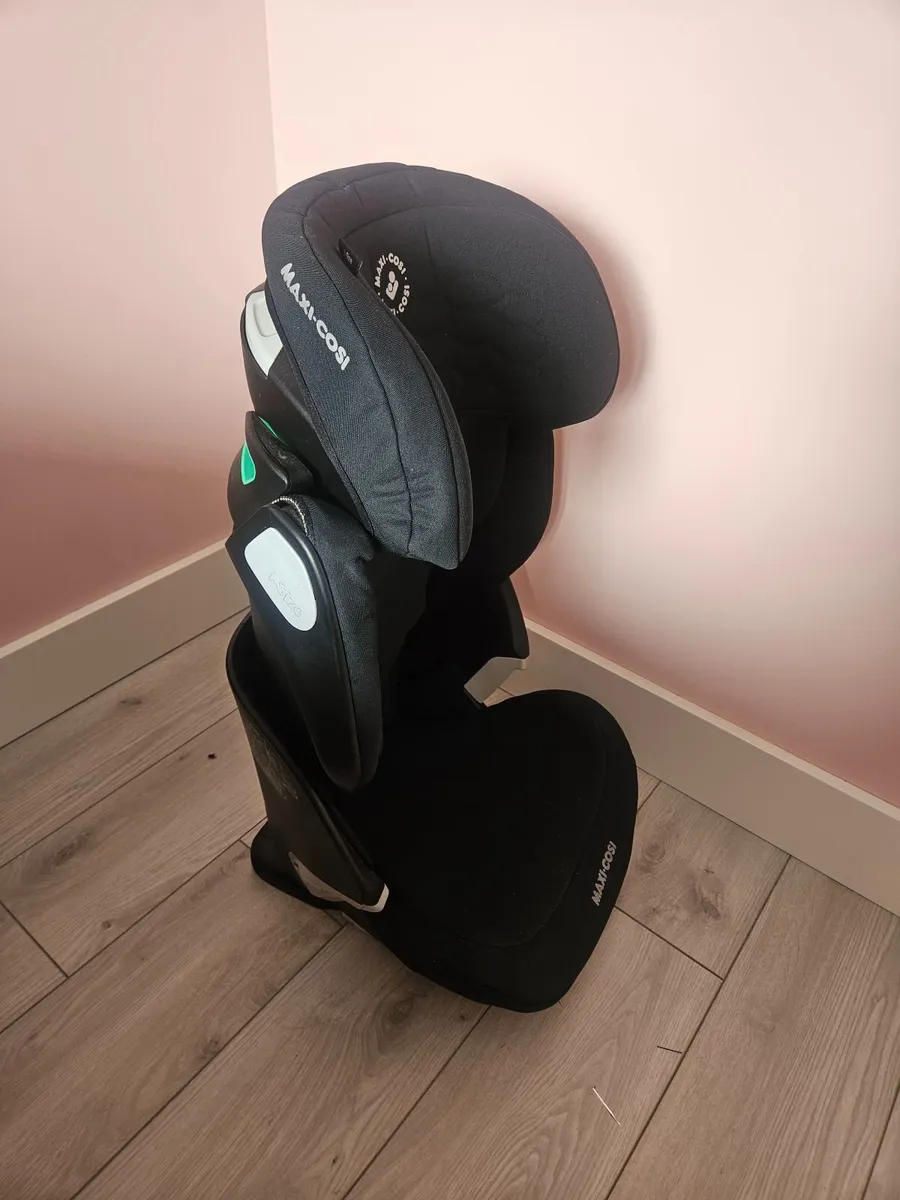Car Seat age 4 - 9 - Image 1