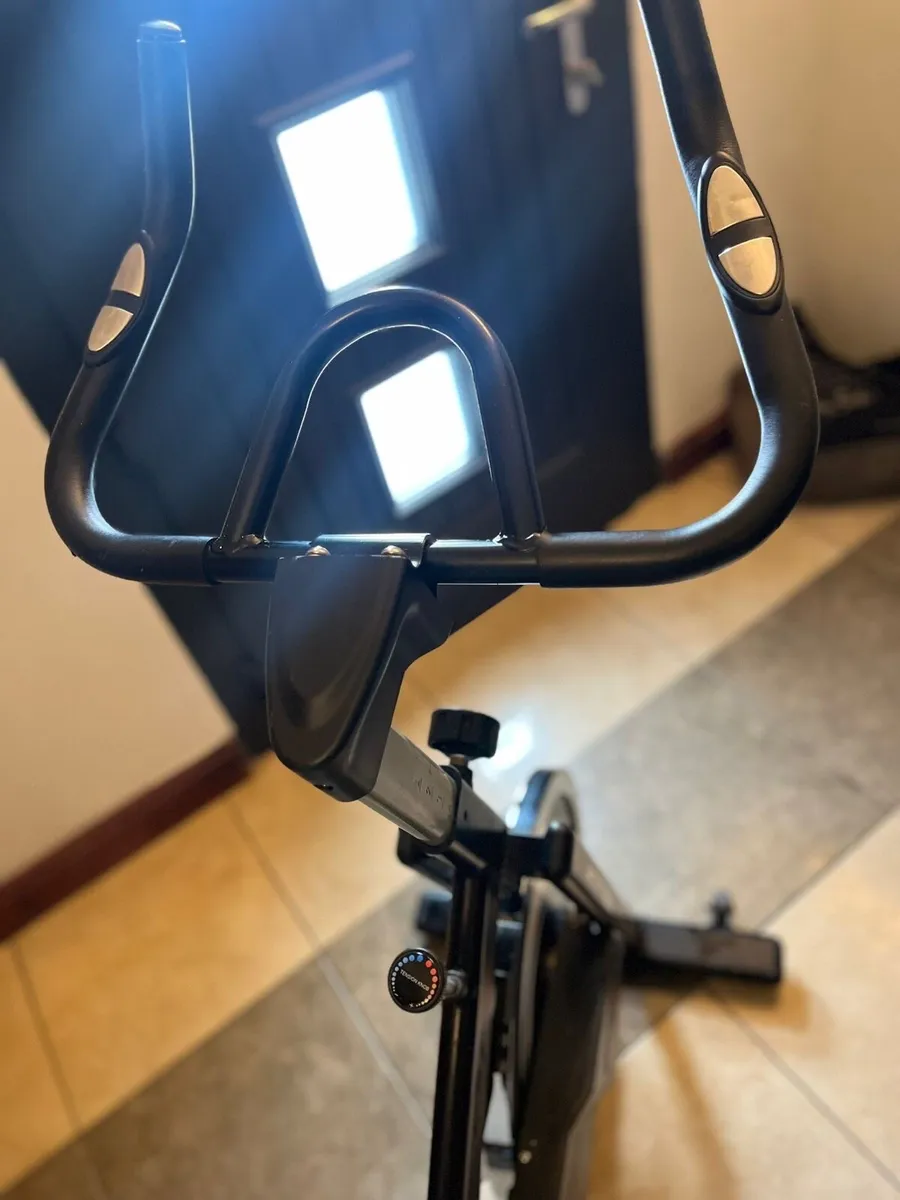 Exercise bike - Image 2
