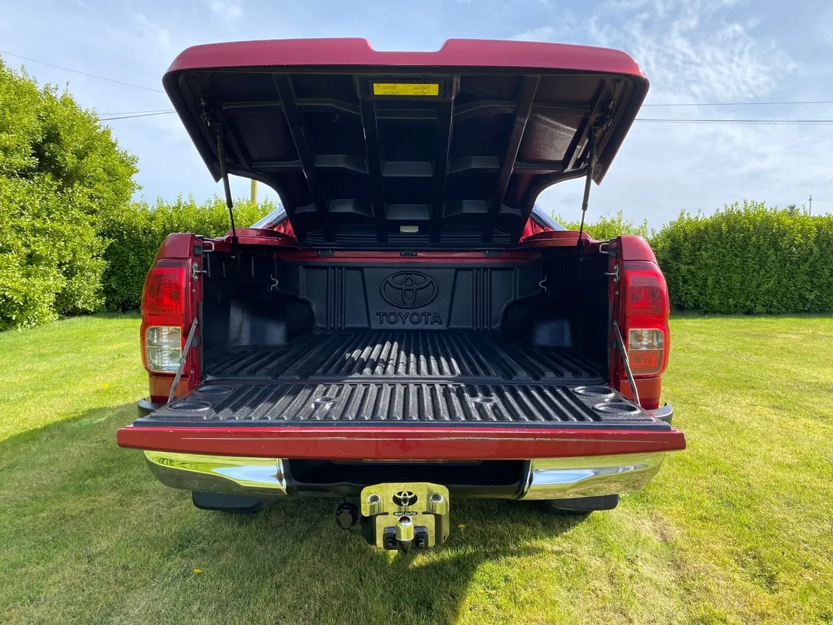 Toyota Hilux 2019 - Image 2