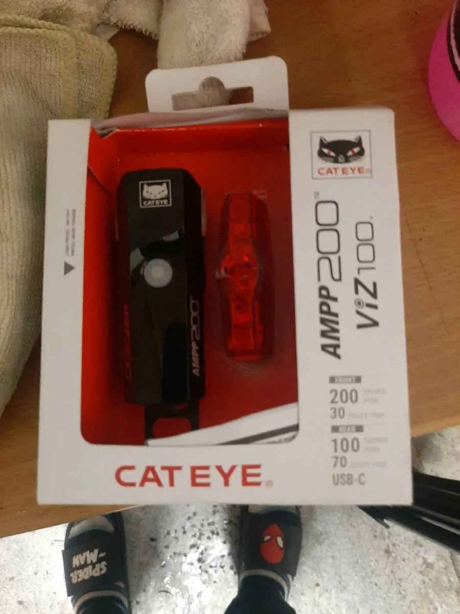 Bike lights cateye ampp 200 new - Image 1