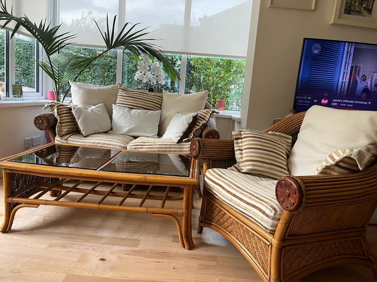 Sunroom sitting sweet - Image 2