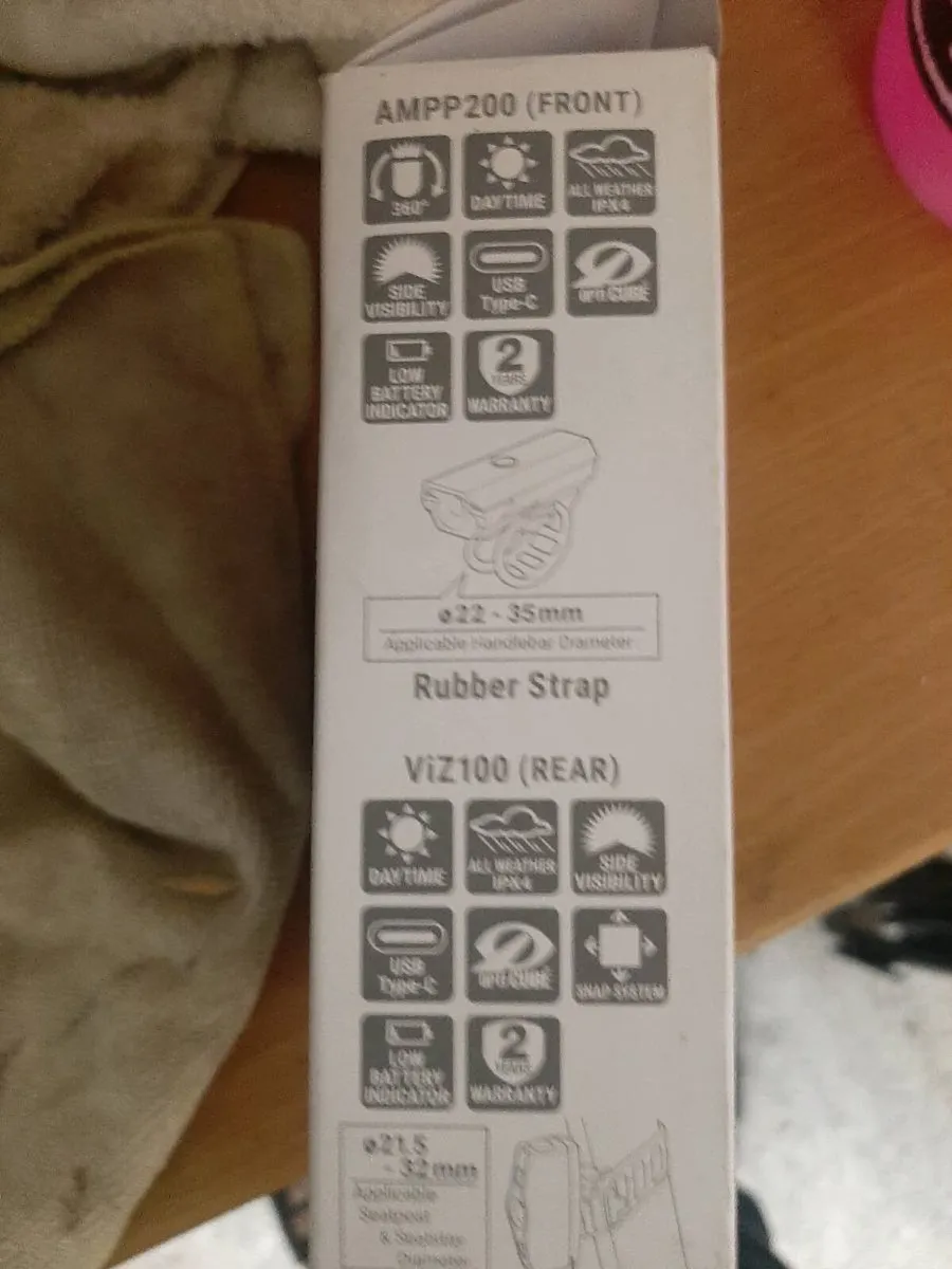 Bike lights cateye ampp 200 new - Image 4