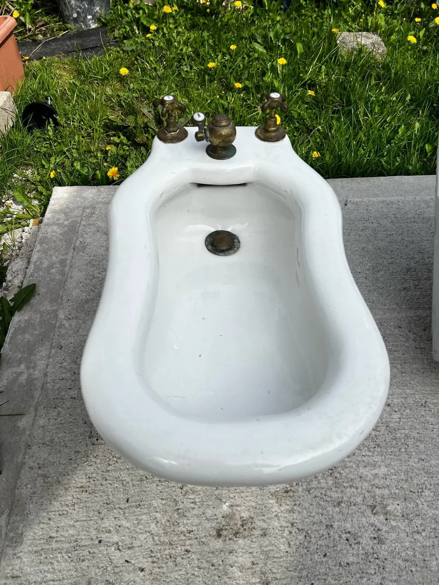 Vintage bidet - Image 1