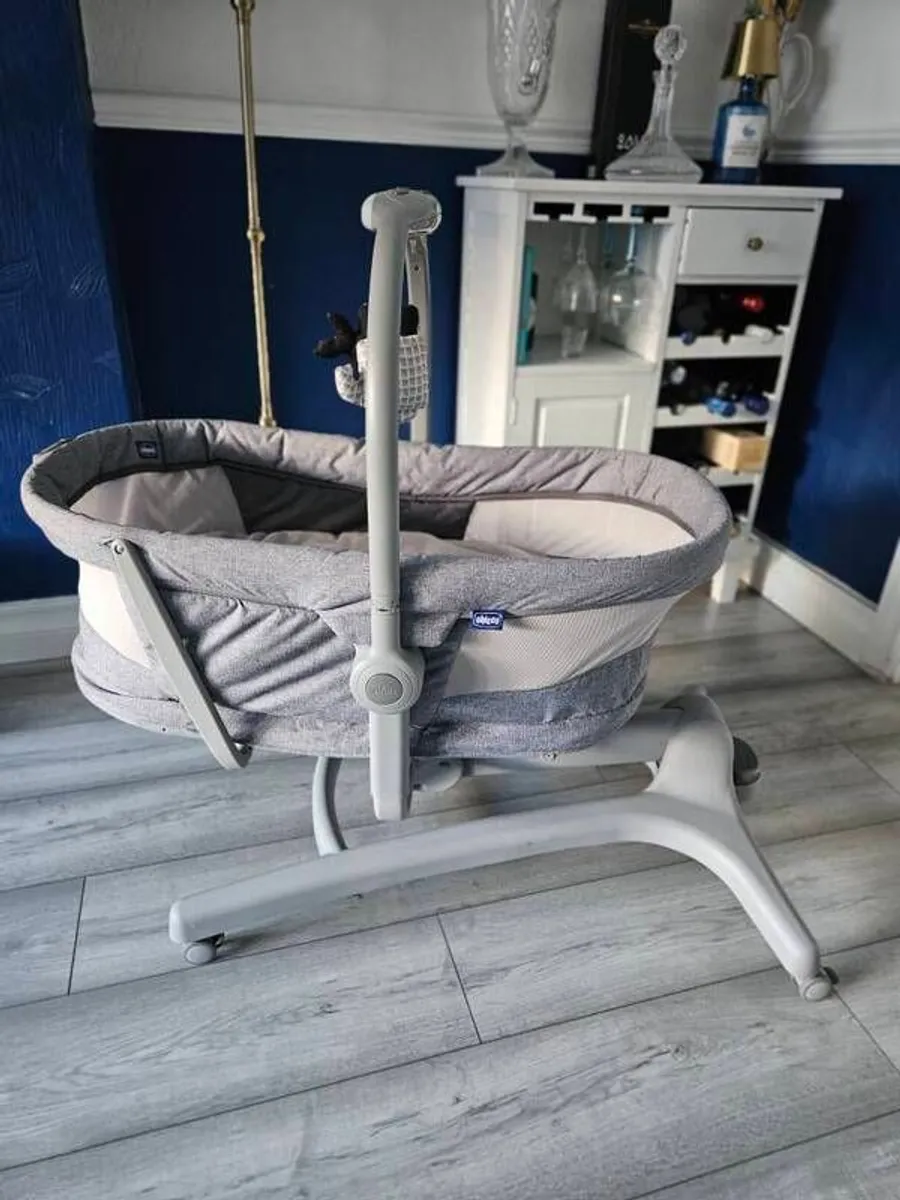 Moses basket and next to me cot - Image 2