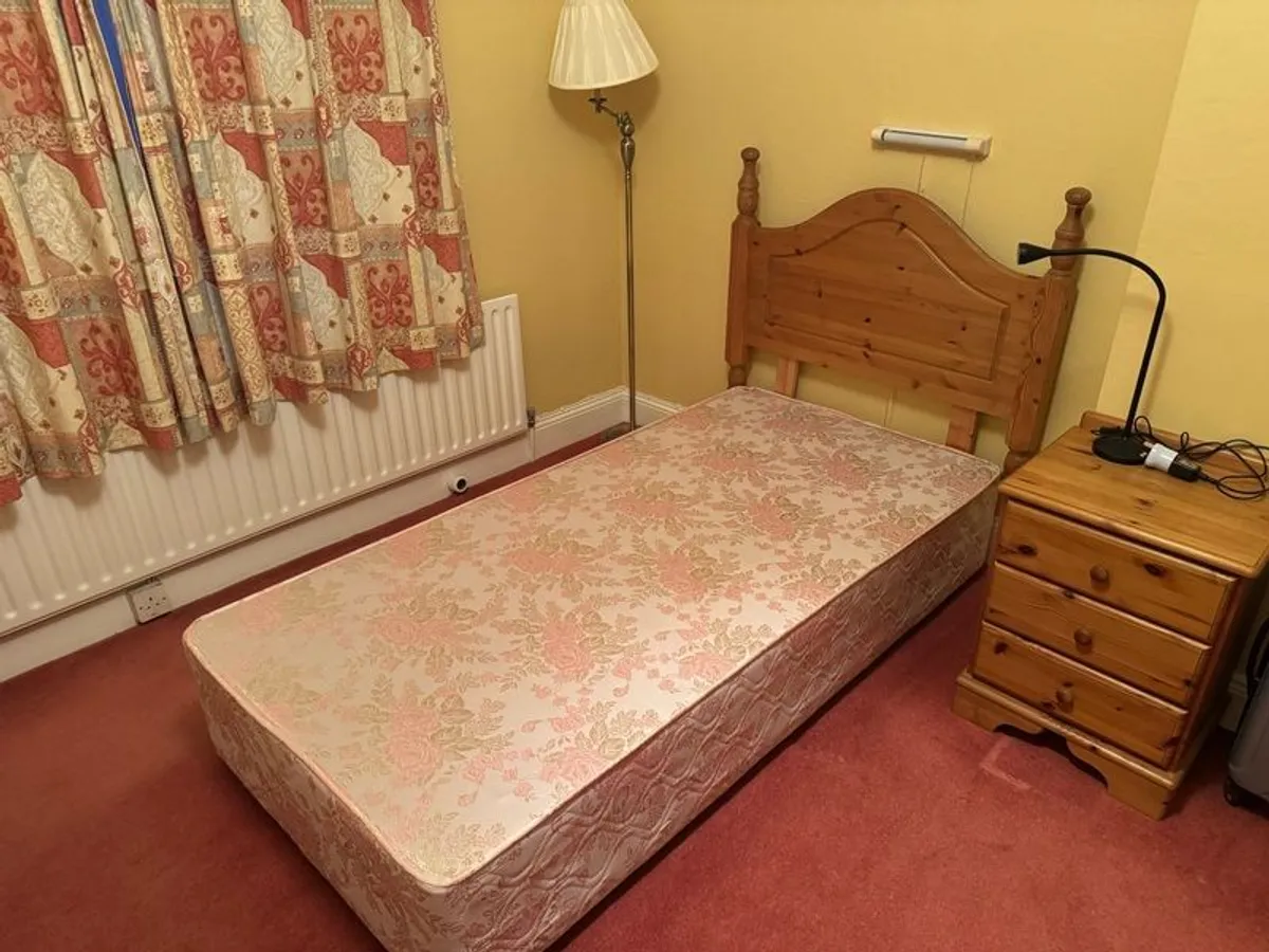 Single bed base and headboard - Image 1