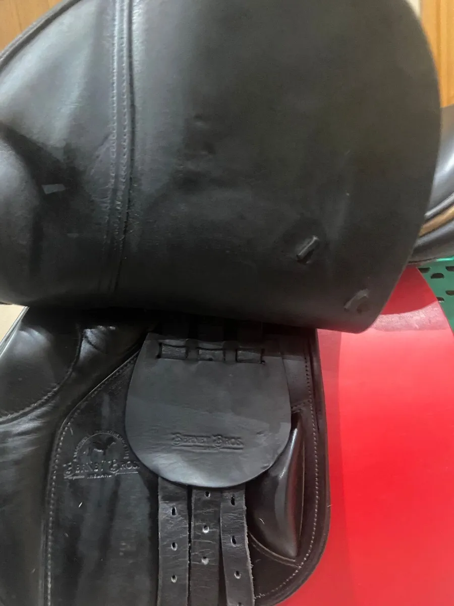 Saddle - Berney’s 17.5 inch medium width saddle - Image 4