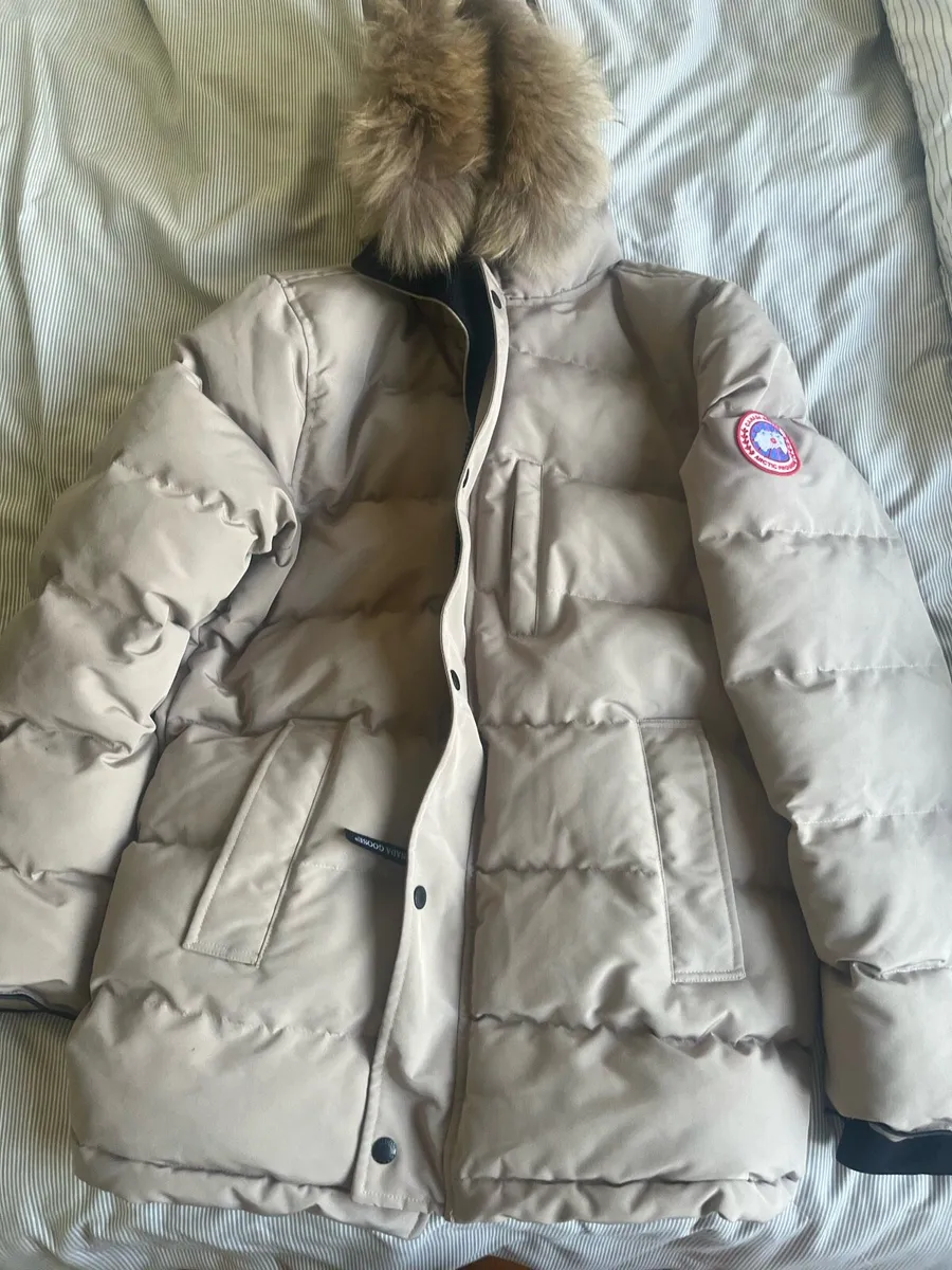 Canada goose jacket - Image 2