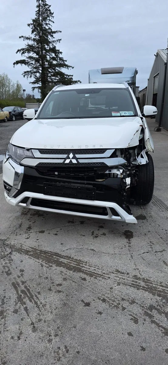 182 MITSUBISHI OUTLANDER PHEV - Image 2