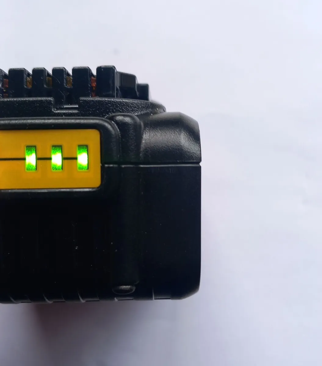 DeWalt Battery 18V - Image 2