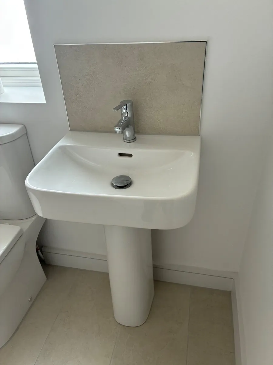 Sonas 50cm Sink Pedestal and Tap with waste - Image 3