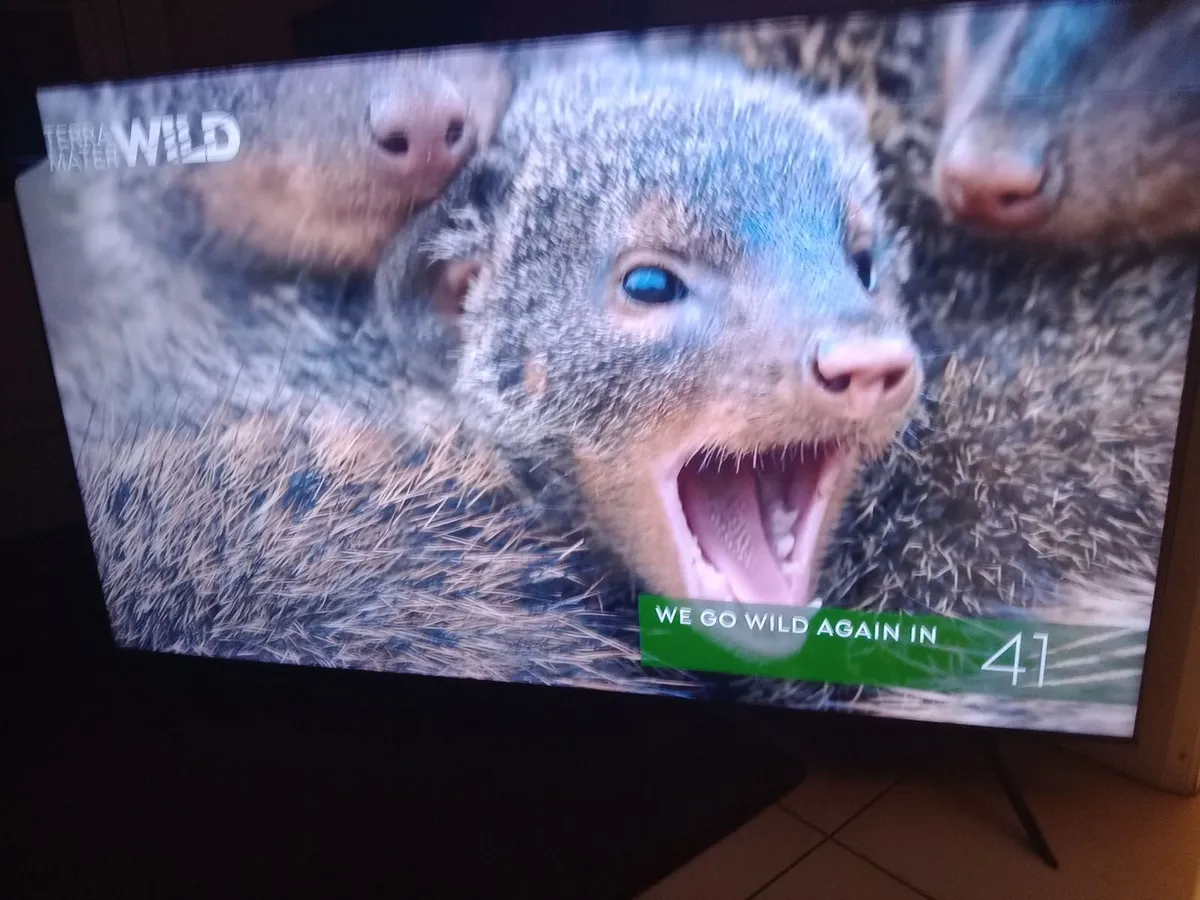 75 inch 4k UHD Crystal smart Tv - Image 4