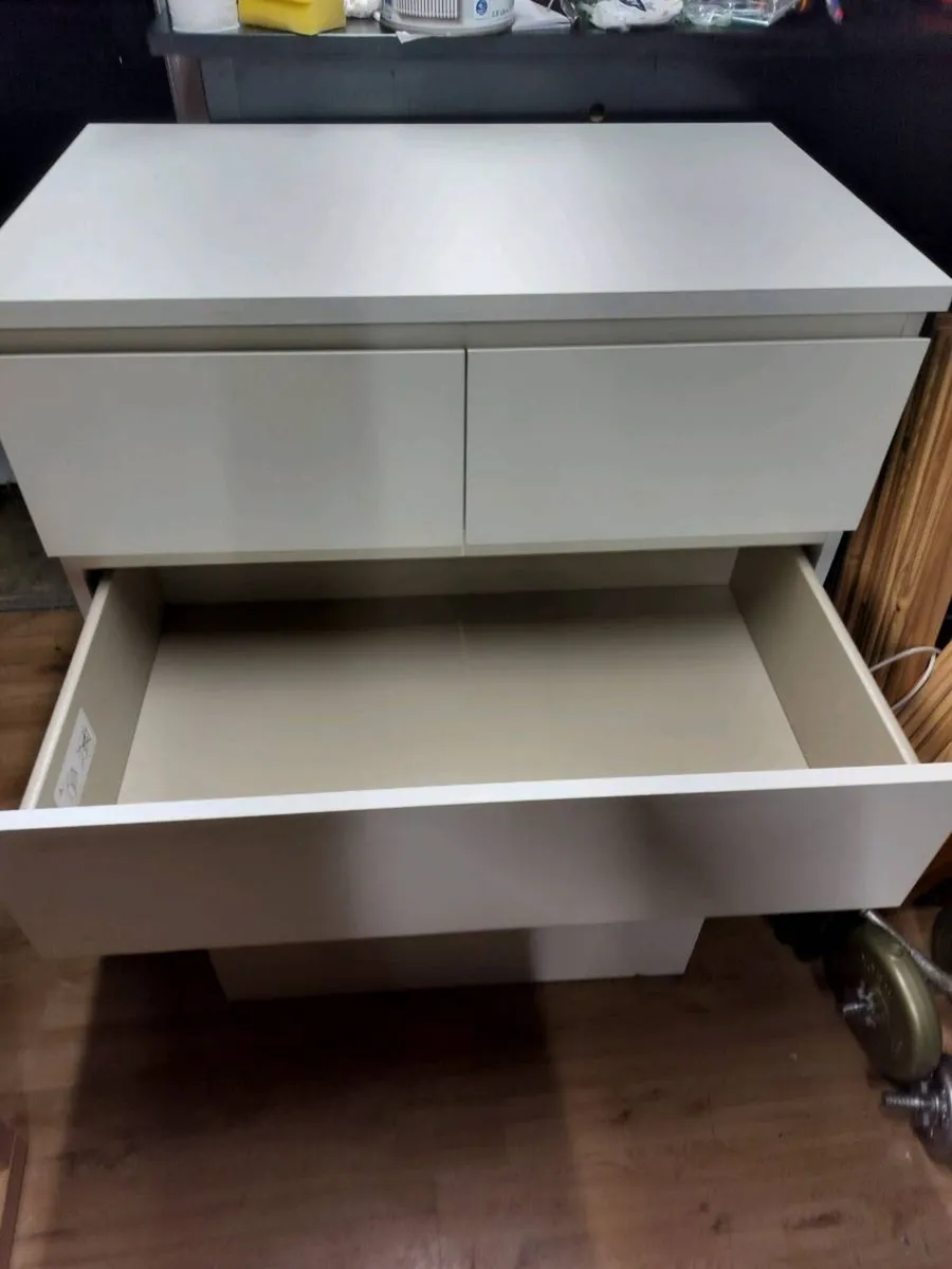 Chest of 6 drawers Malm white - Image 3