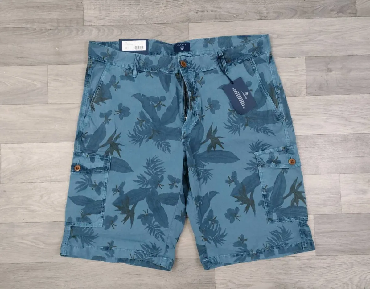Gant Floral Patterned Cargo Shorts Mens W35 - Image 1