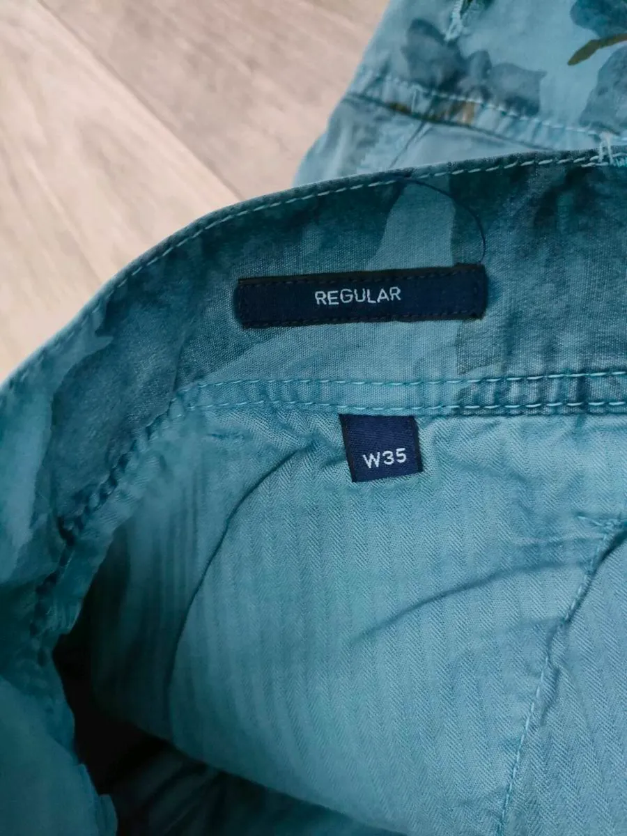 Gant Floral Patterned Cargo Shorts Mens W35 - Image 4