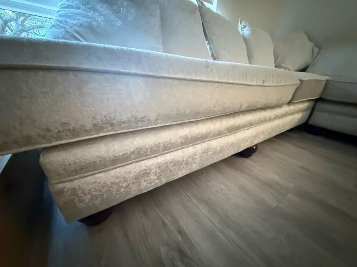sofa - Image 1