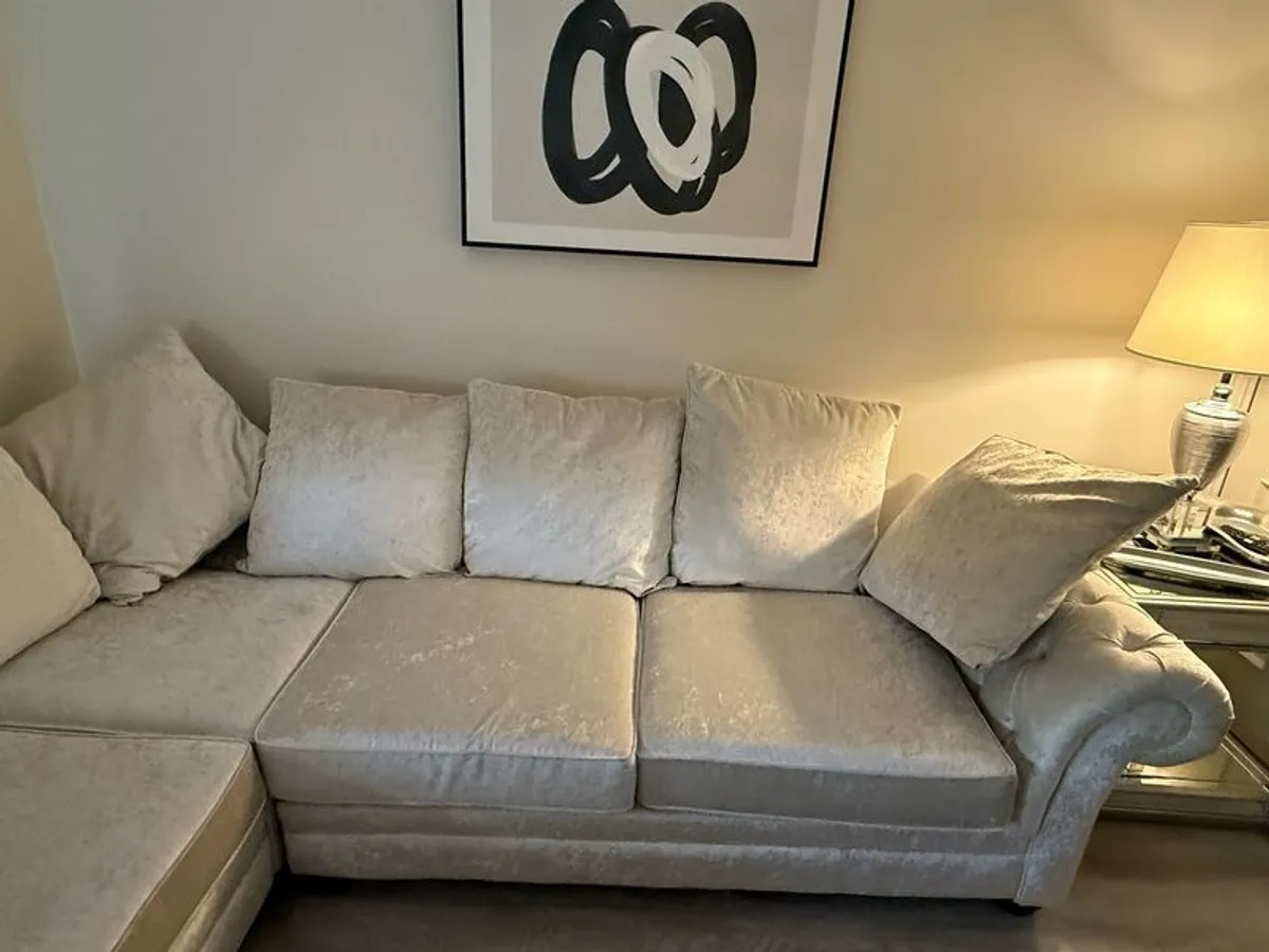 sofa - Image 3