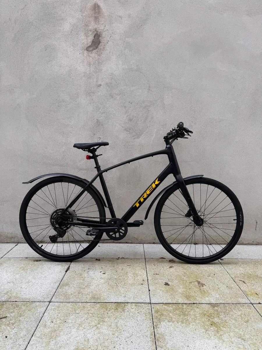 Trek FX 2 Disc Hybrid Bike XL Very Good Condition - Image 1