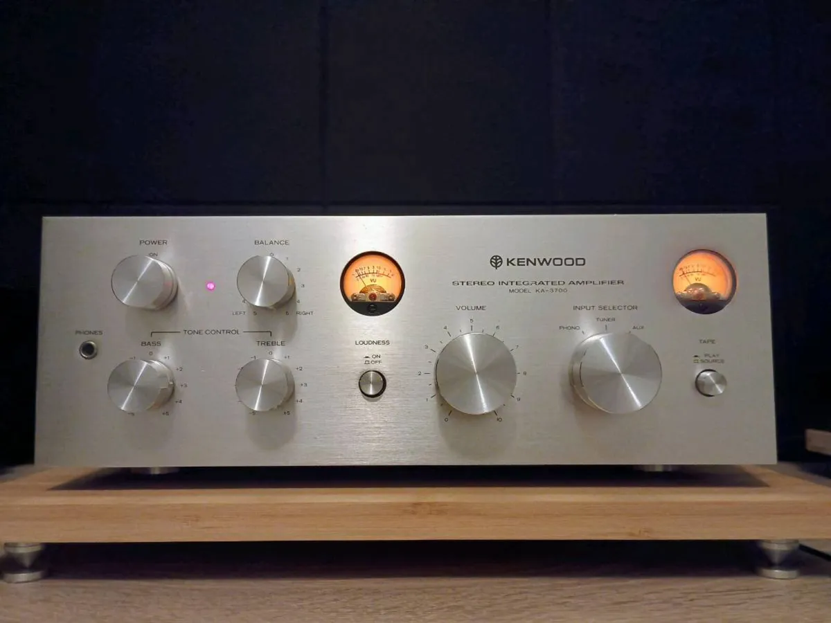 KENWOOD KA-370with VU indicators - Image 1