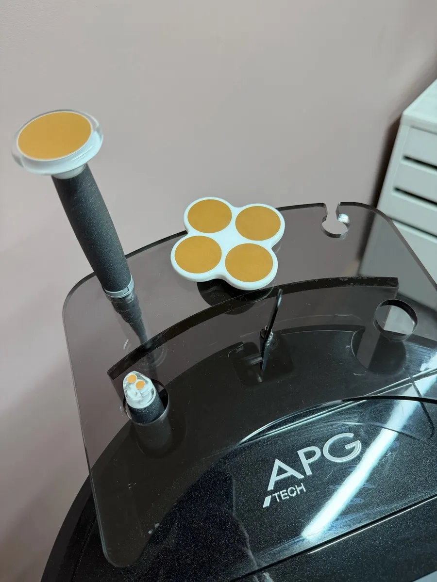 APG KRF skin tightening machine - Image 2