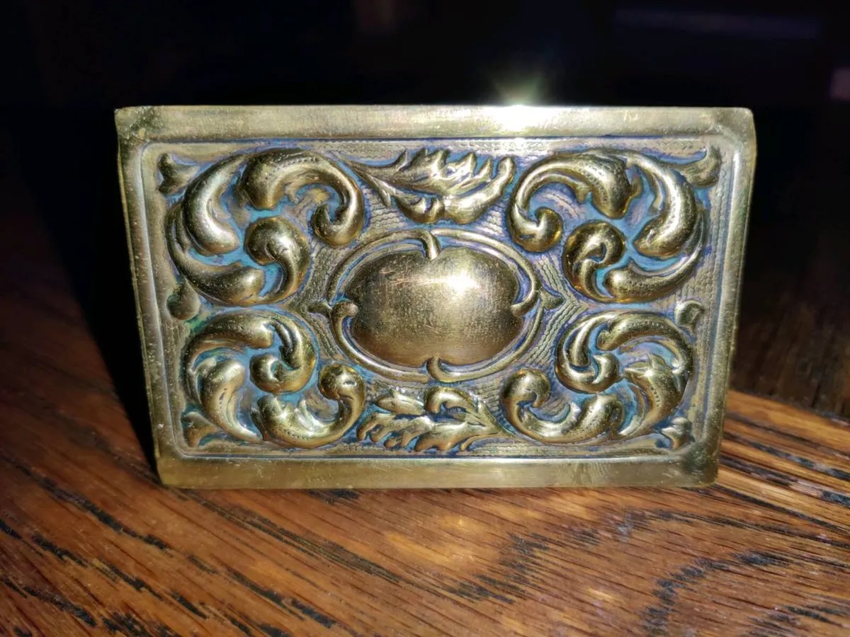 HUGE ORNATE VICTORIAN MATCHBOX, Or Pill Box ! - Image 1